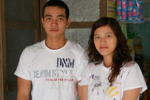 2014 SEP 6 Blogger Huỳnh Trọng Hiếu (trái) và chị gái là blogger Huỳnh Thục Vy, ảnh chụp trước đây
